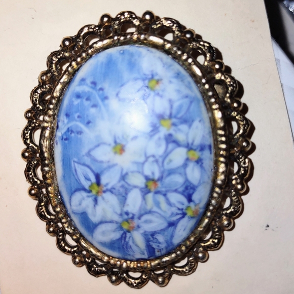 Victorian Style Hand-painted Flower Brooch - Picture 1 of 6
